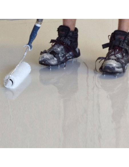 Zapatillas con clavos para pintar